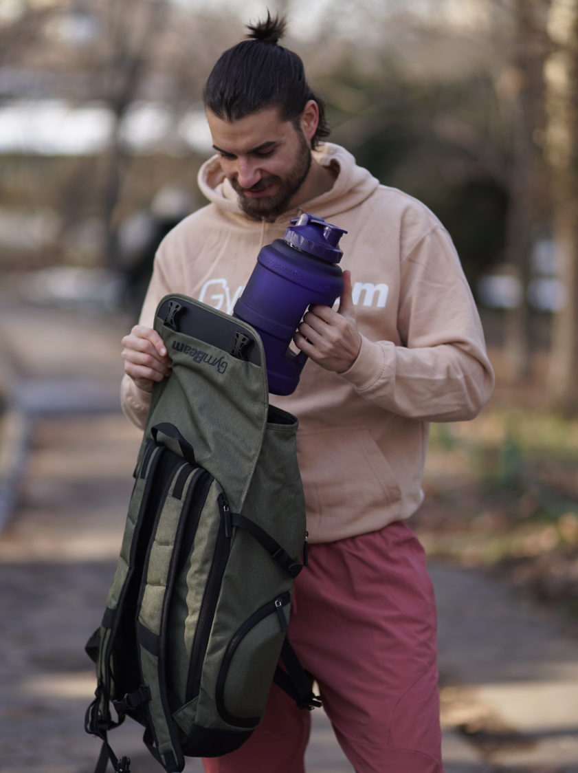 Was sollte man beim Wandern in den Bergen mitnehmen?