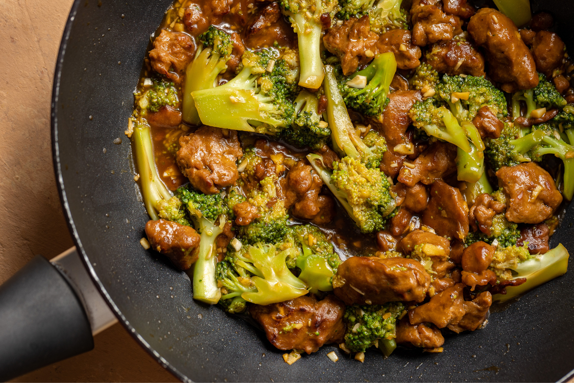Seitan Nudeln mit Brokkoli in asiatischer Sauce - Zubereitung der Mischung