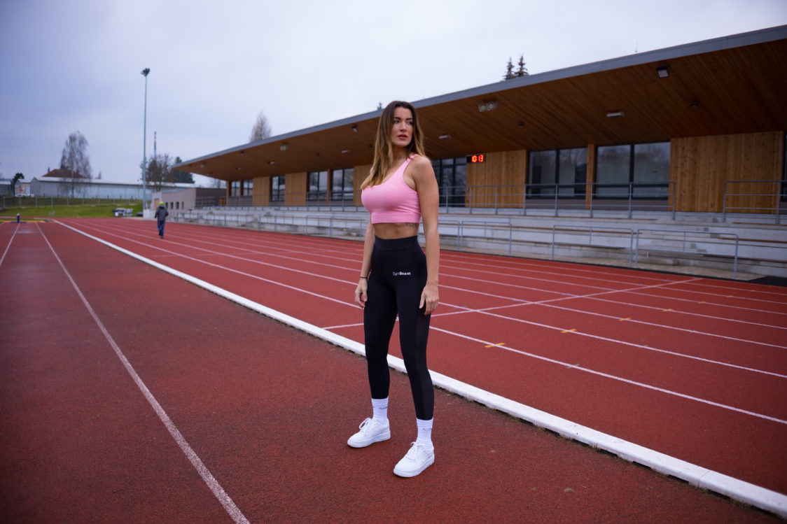 Erste Hilfe bei einem Stechen in der Seite