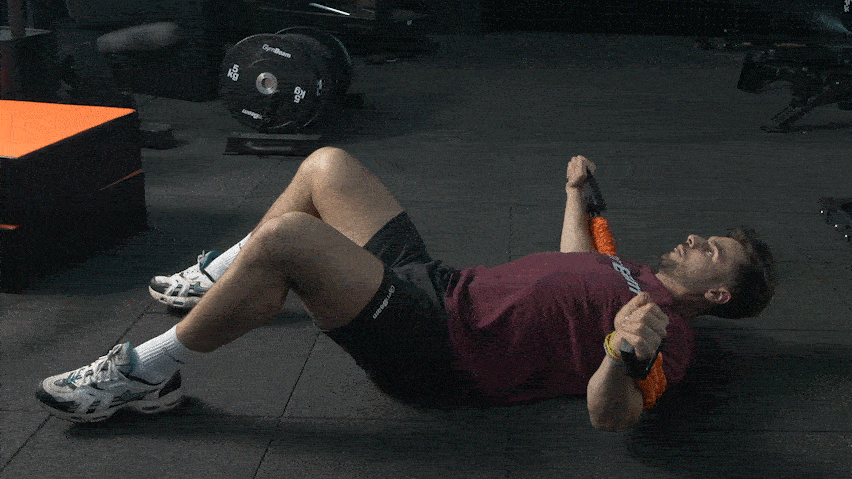 Chest fly Chest Fly mit einem Widerstandsband