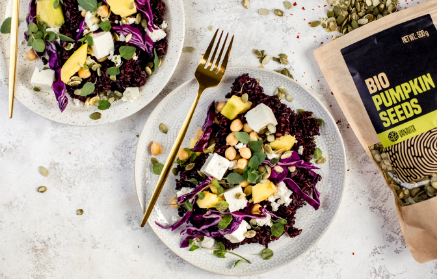 Fitness-Rezept: Leichter Salat mit Mango, Kichererbsen und Feta-Käse