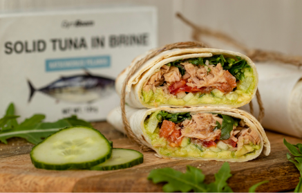 Fitness-Rezept: Thunfisch-Wrap mit Avocadoaufstrich und Gemüse