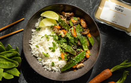 Fitness-Rezept: Veganes Stir-Fry mit Tofu und Gemüse