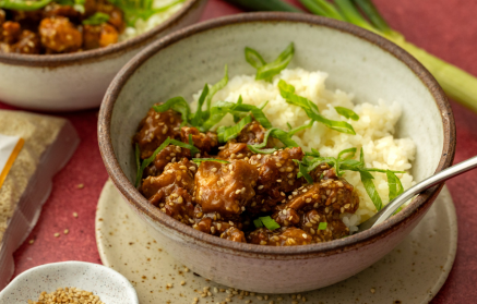 Fitness-Rezept: Sesam-Tofu mit Reis.