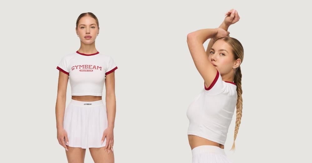 Varsity T-Shirt für Frauen in White - GymBeam