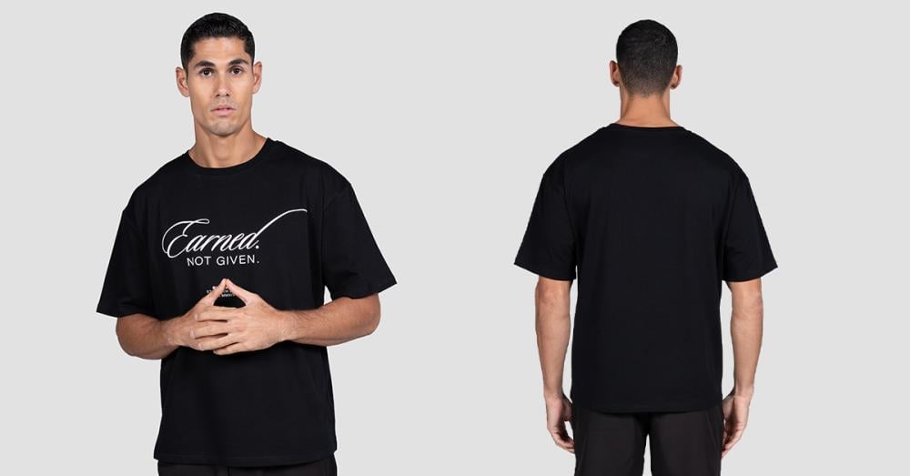 Earned T-Shirt in Black - GymBeam