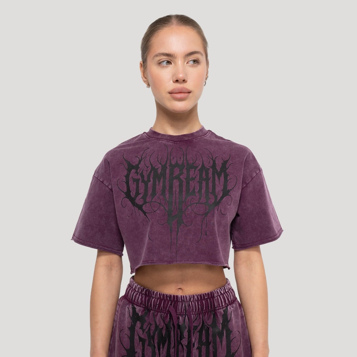 Abyss Cropped T-shirt für Frauen in Raisin - GymBeam