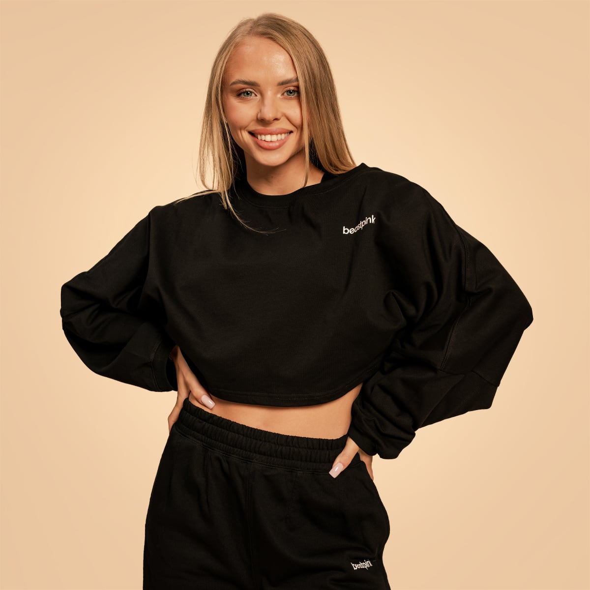 Bliss Cropped Sweatshirt für Frauen in Black - BeastPink