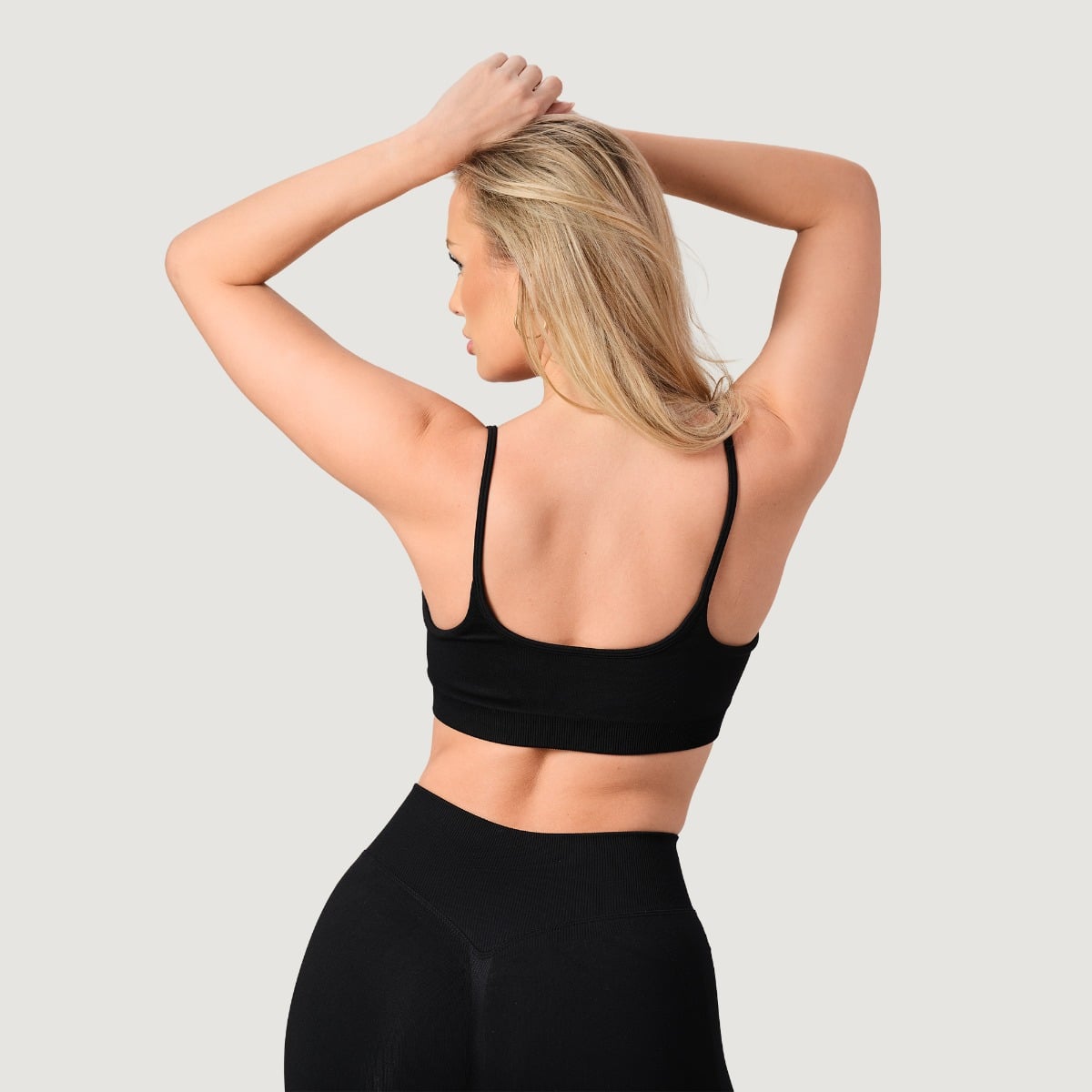 NEO Seamless Sport-BH in Black - GymBeam