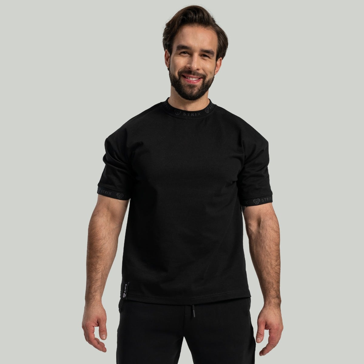 Oversized Heavy T-Shirt in Black - STRIX
