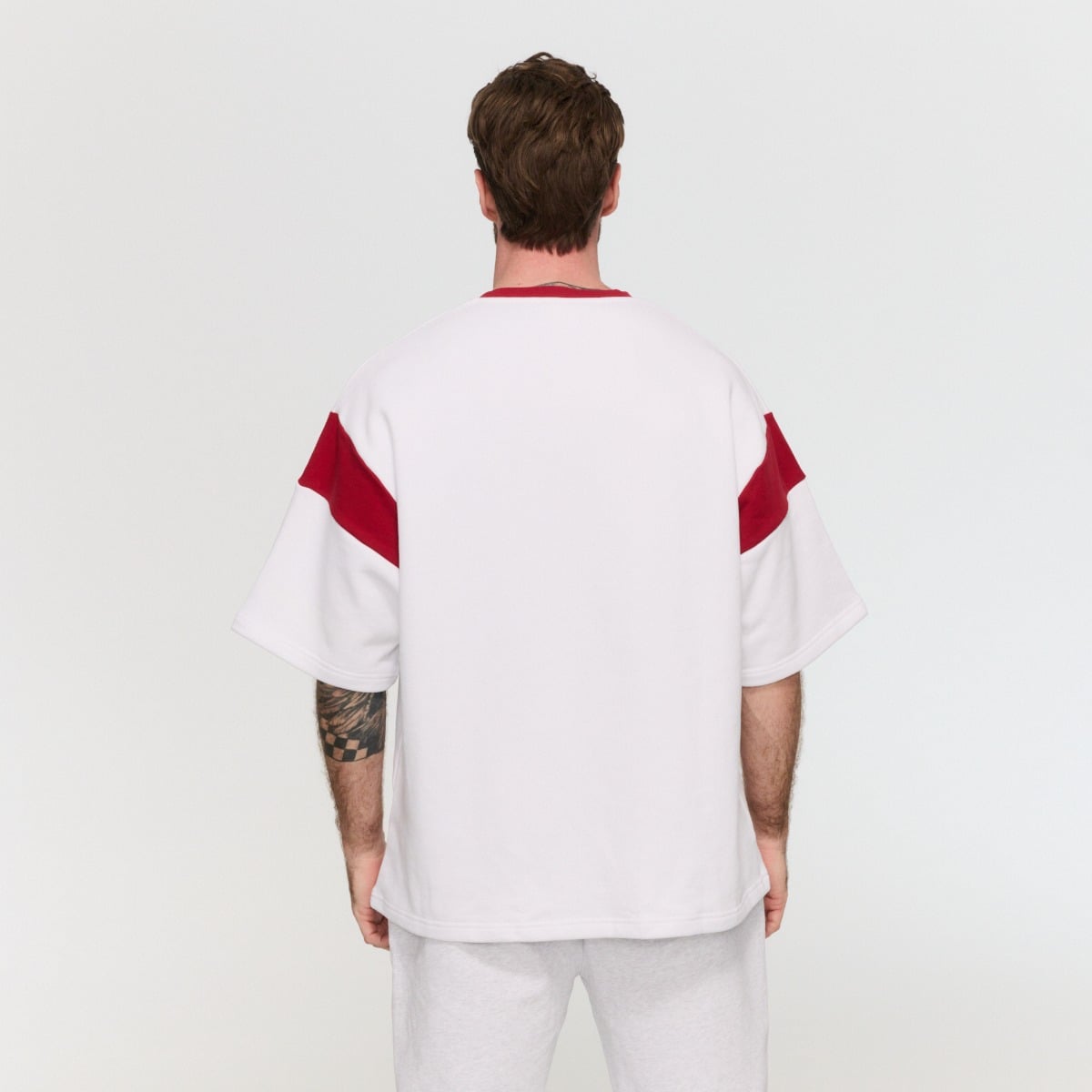 Premium Heavyweight Varsity T-Shirt in White - GymBeam