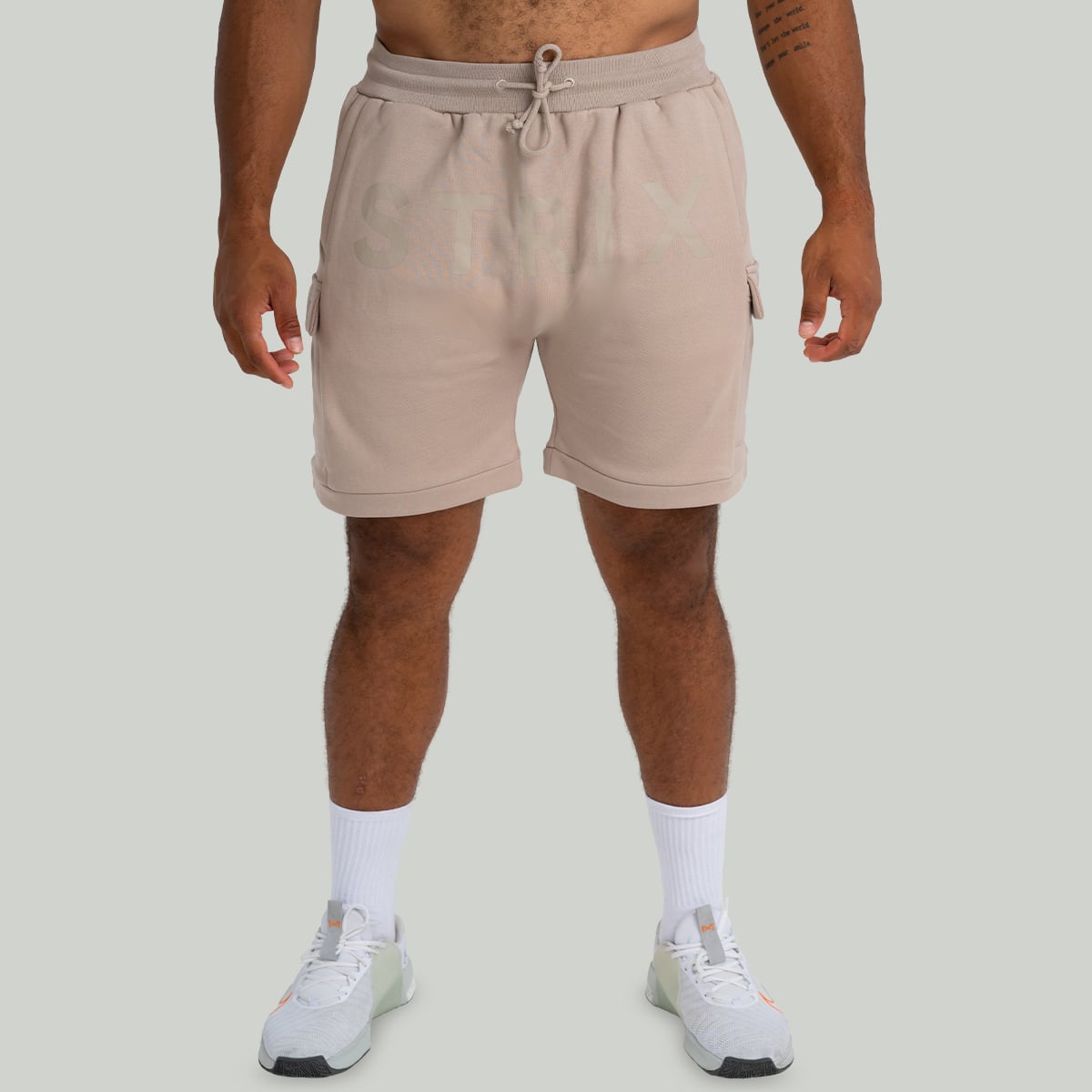 Shorts in Taupe - STRIX