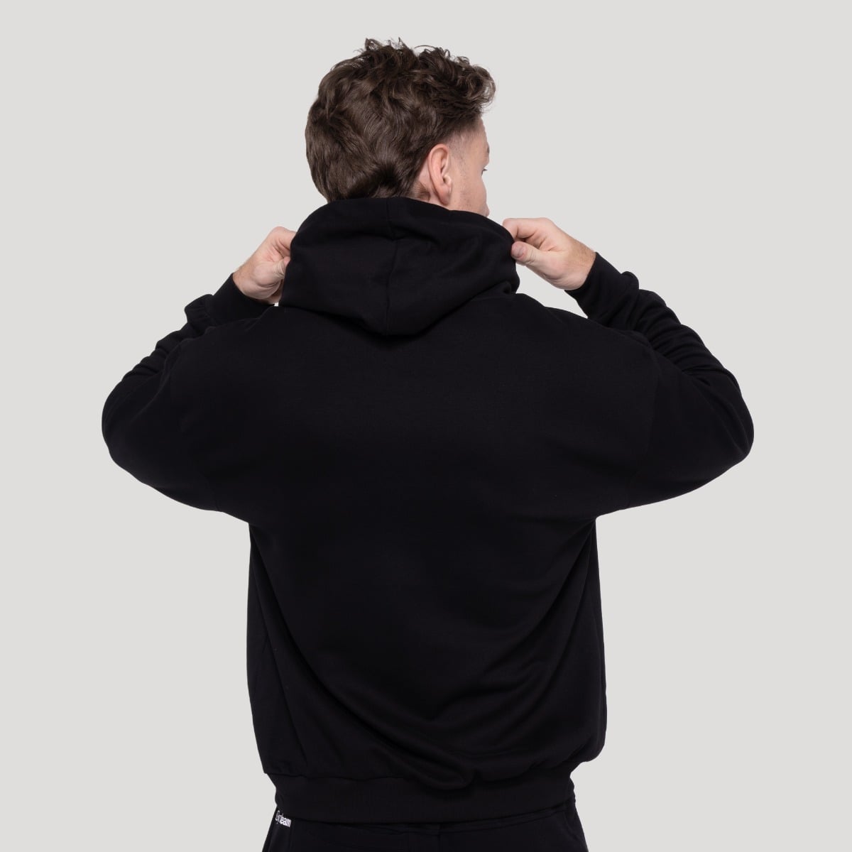 Thorn Hoodie in Black - GymBeam