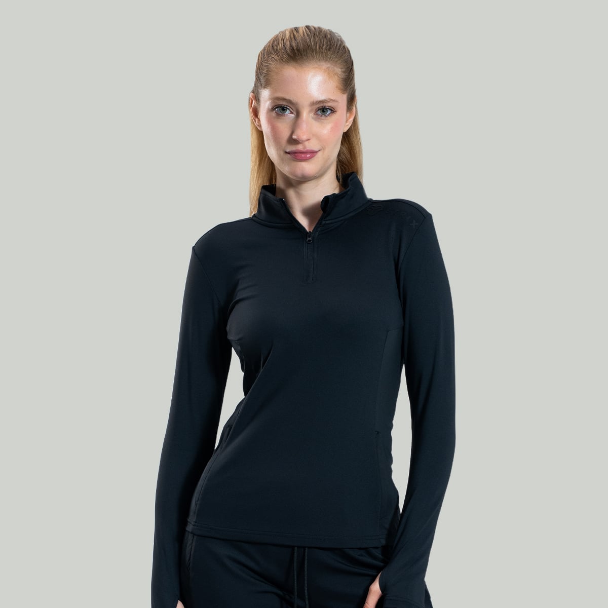 ULTRA Sporttop für Frauen in Black - STRIX