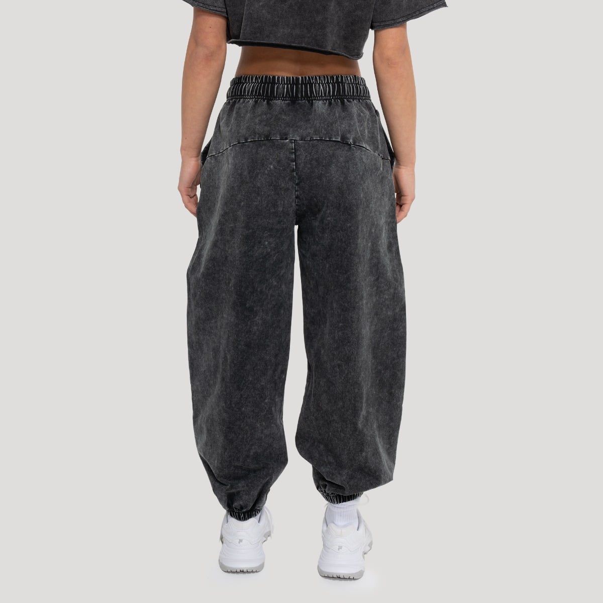 Abyss Jogginghose für Frauen in Charcoal - GymBeam
