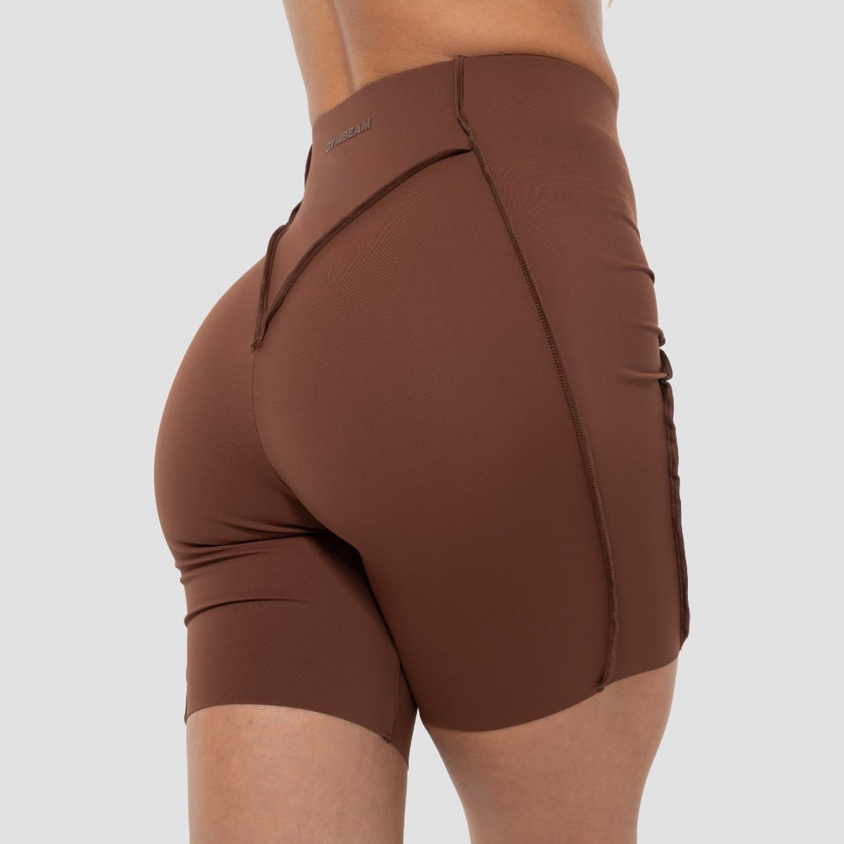 Cosmo Shorts für Frauen in Brown - GymBeam