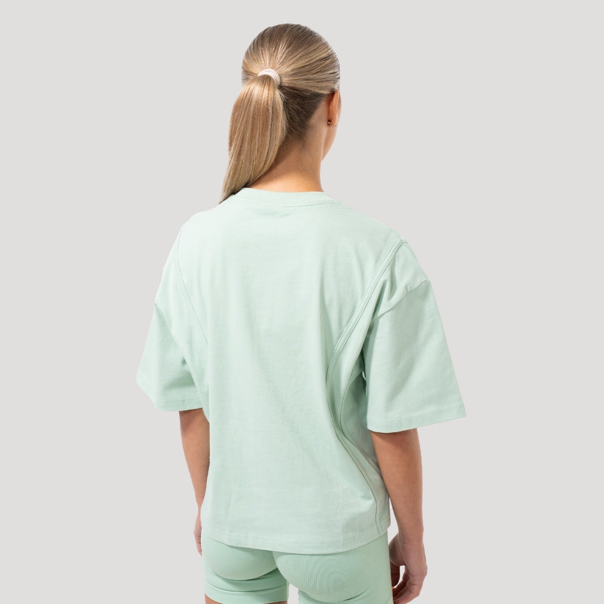 Mochi Oversized T-Shirt für Frauen in Green - GymBeam