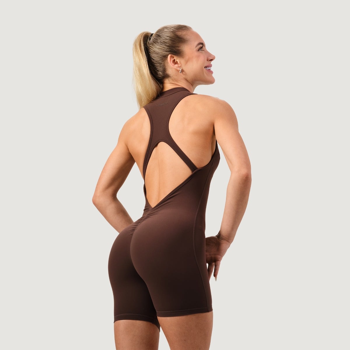 NEO Zip-Up Jumpsuit für Frauen in Mocha - GymBeam