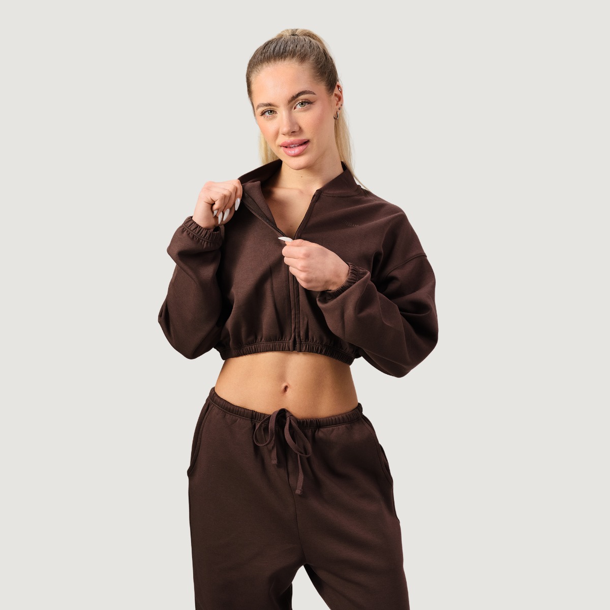 NEO Zip-Up Sweatshirt für Frauen in Mocha - GymBeam