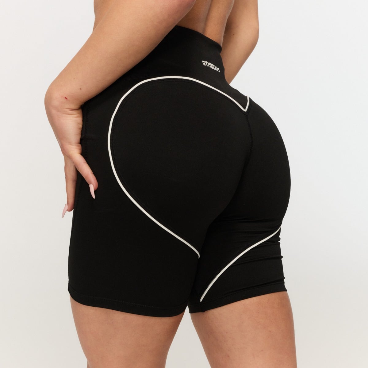 Varsity Shorts für Frauen in Black - GymBeam