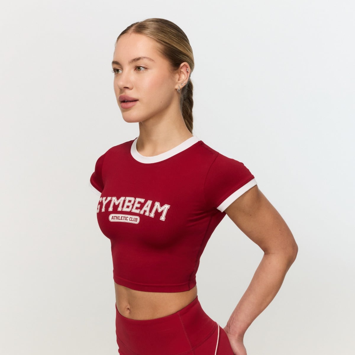 Varsity T-Shirt für Frauen in Red - GymBeam