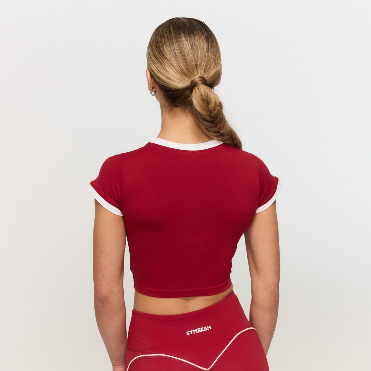 Varsity T-Shirt für Frauen in Red - GymBeam