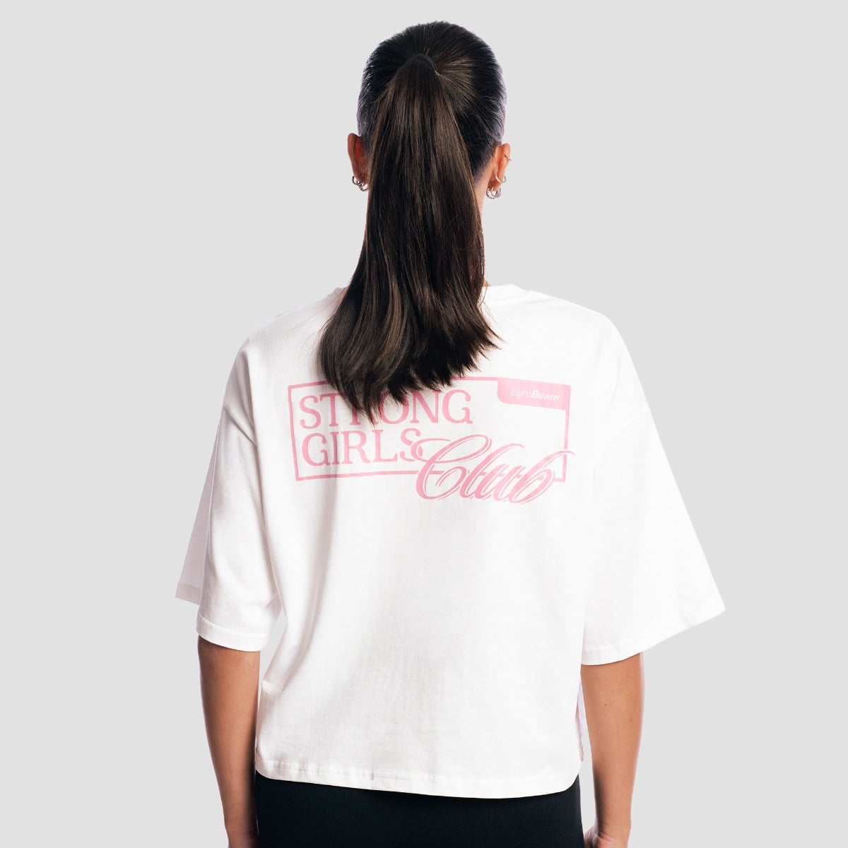 Girls Club Boxy T-Shirt für Frauen in White - GymBeam