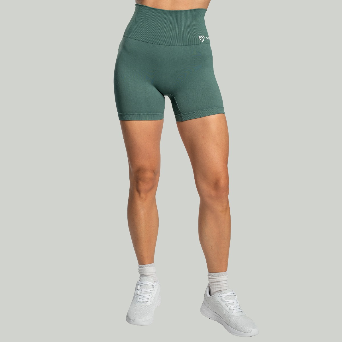 Shorts für Frauen Seamless in Moss - STRIX
